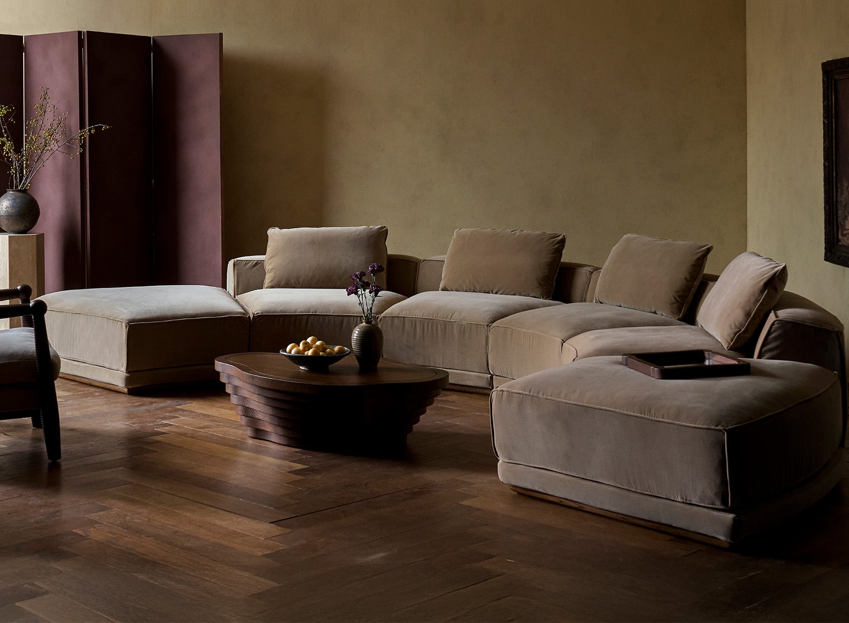 Yogi Curve Sectional