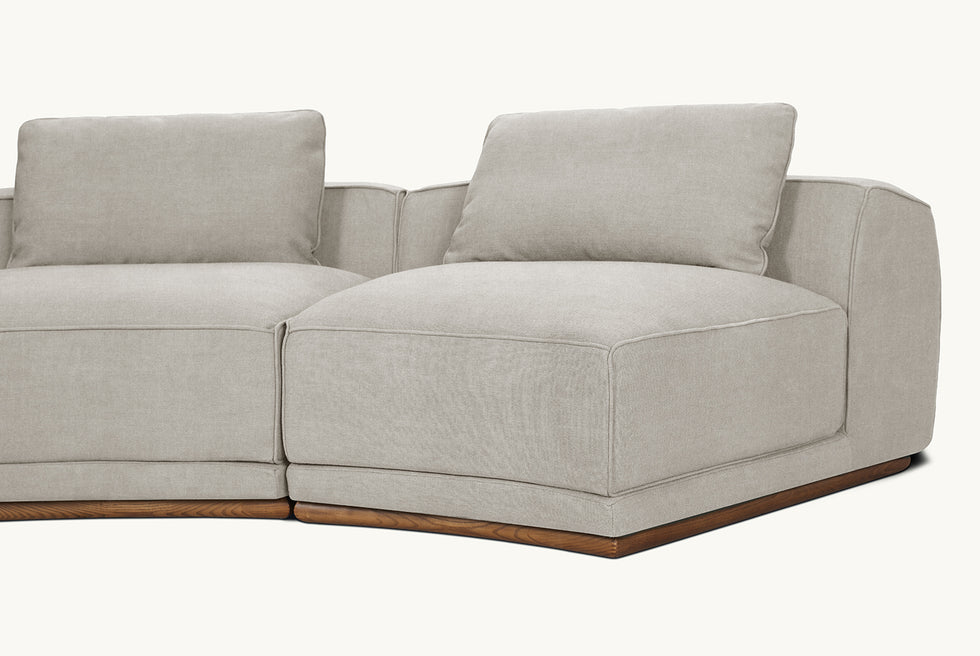 Yogi Curve Sectional – Sixpenny