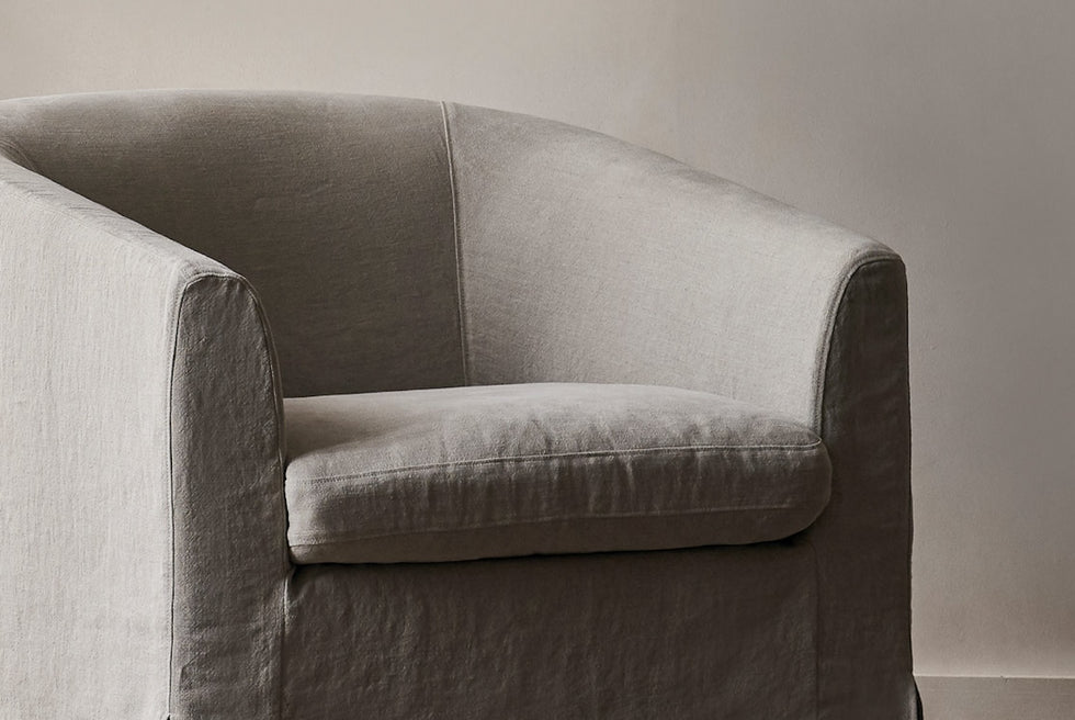 Ziki Swivel Chair – Comfy Curves – Sixpenny